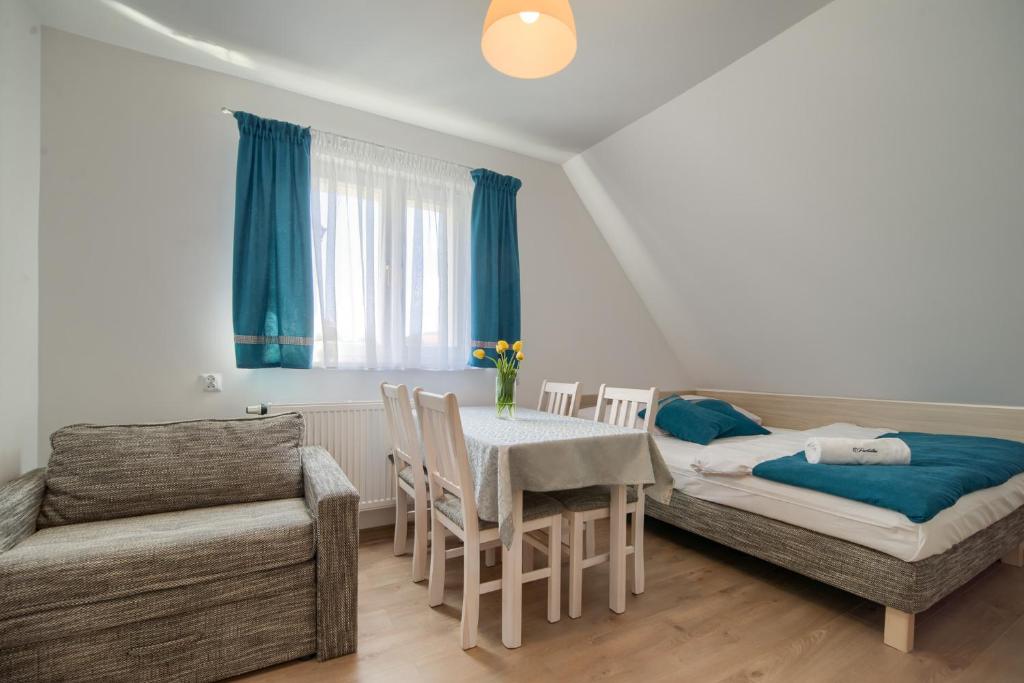 Apartament 2-4 osobowy - widok od strony wejścia – Purtulka Pobierowo