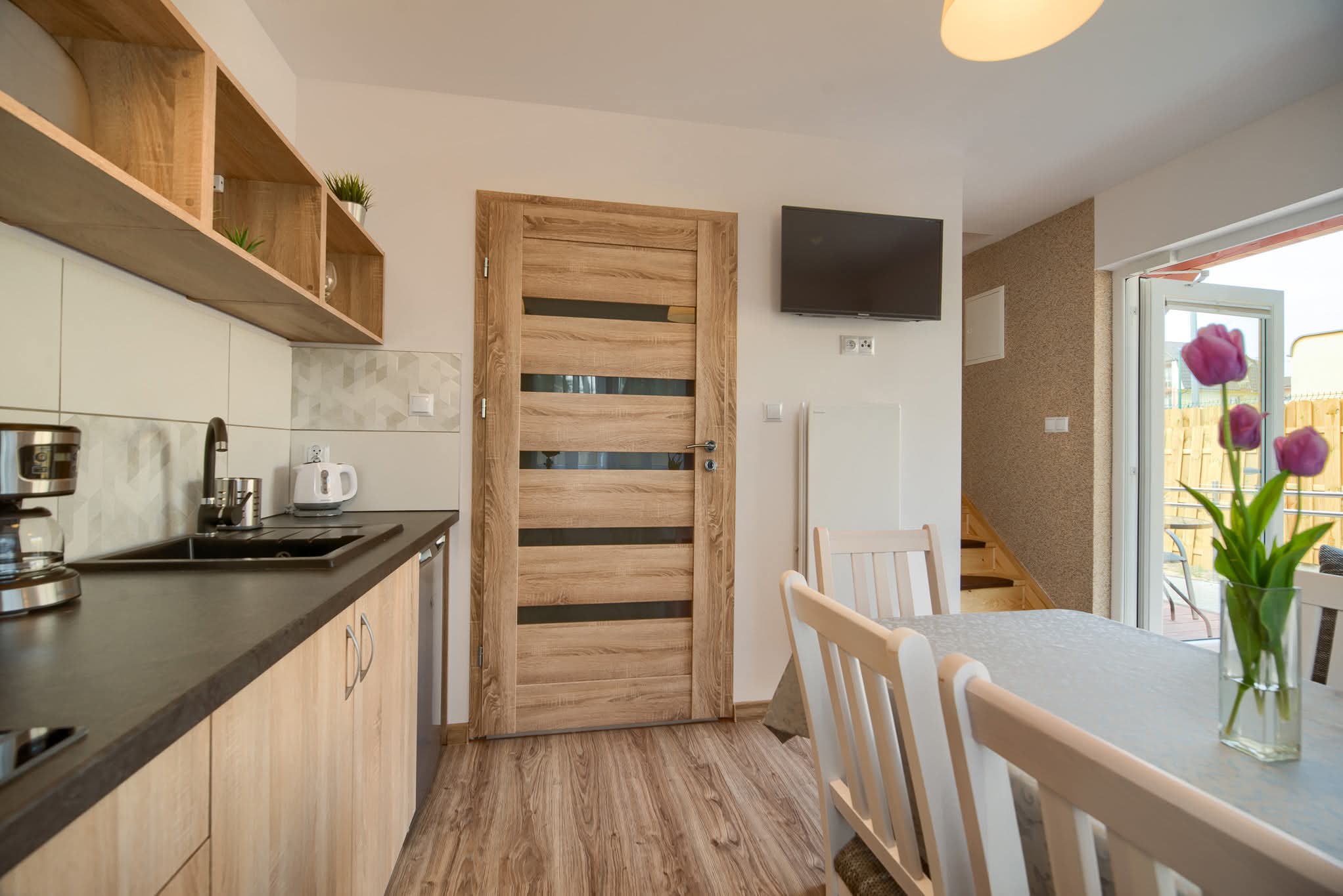 Apartament z tarasem dla niepełnosprawnych, 6- osobowy - widok na sypialnię - Purtulka Pobierowo