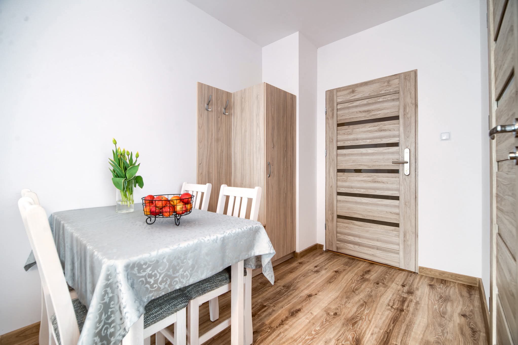 Apartament 2-4 osobowy - widok na część jadalnianą - Purtulka Pobierowo